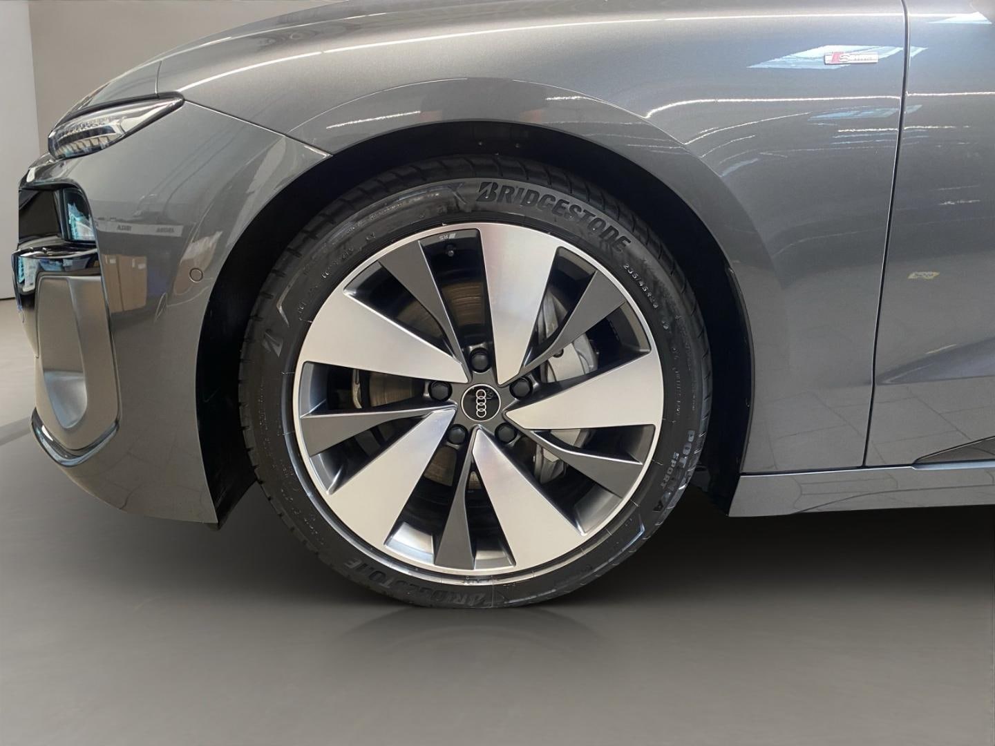 Bild über Audi A6 Avant e-tron e-tron performance - für weitere Informationen kontaktieren Sie den Audi Partner