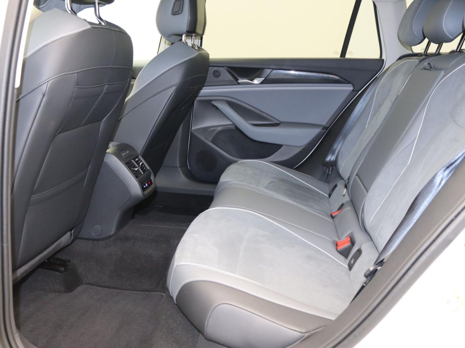 Volkswagen Passat – Bild 13