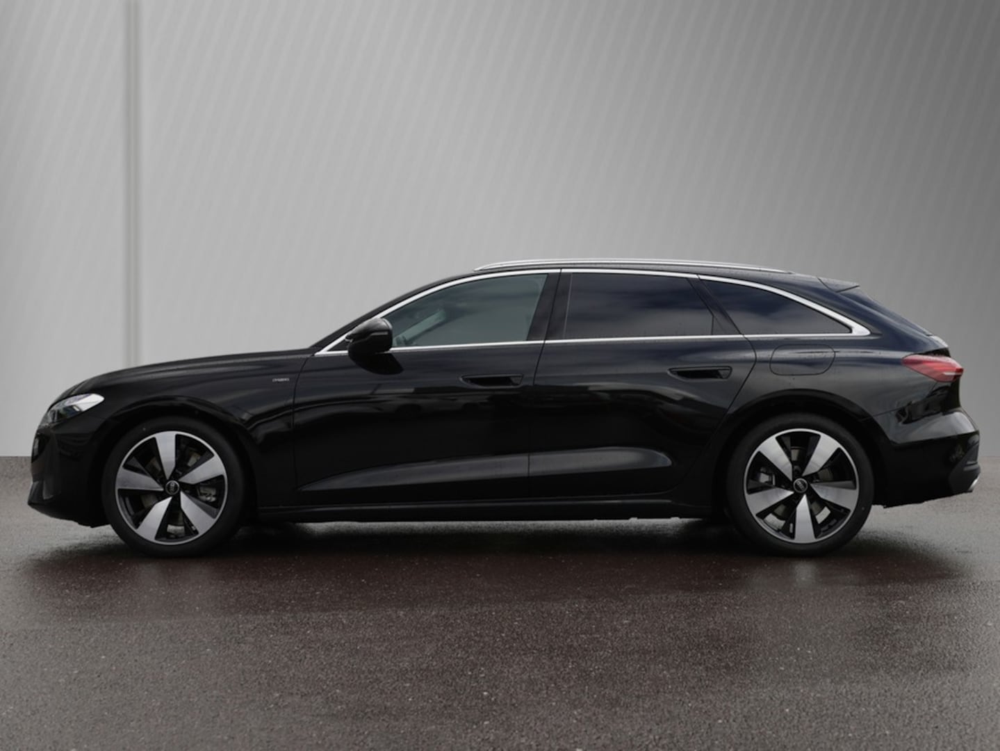 Bild über Audi A5 Avant e-hybrid e-hybrid quattro 220 kW S tronic - für weitere Informationen kontaktieren Sie den Audi Partner