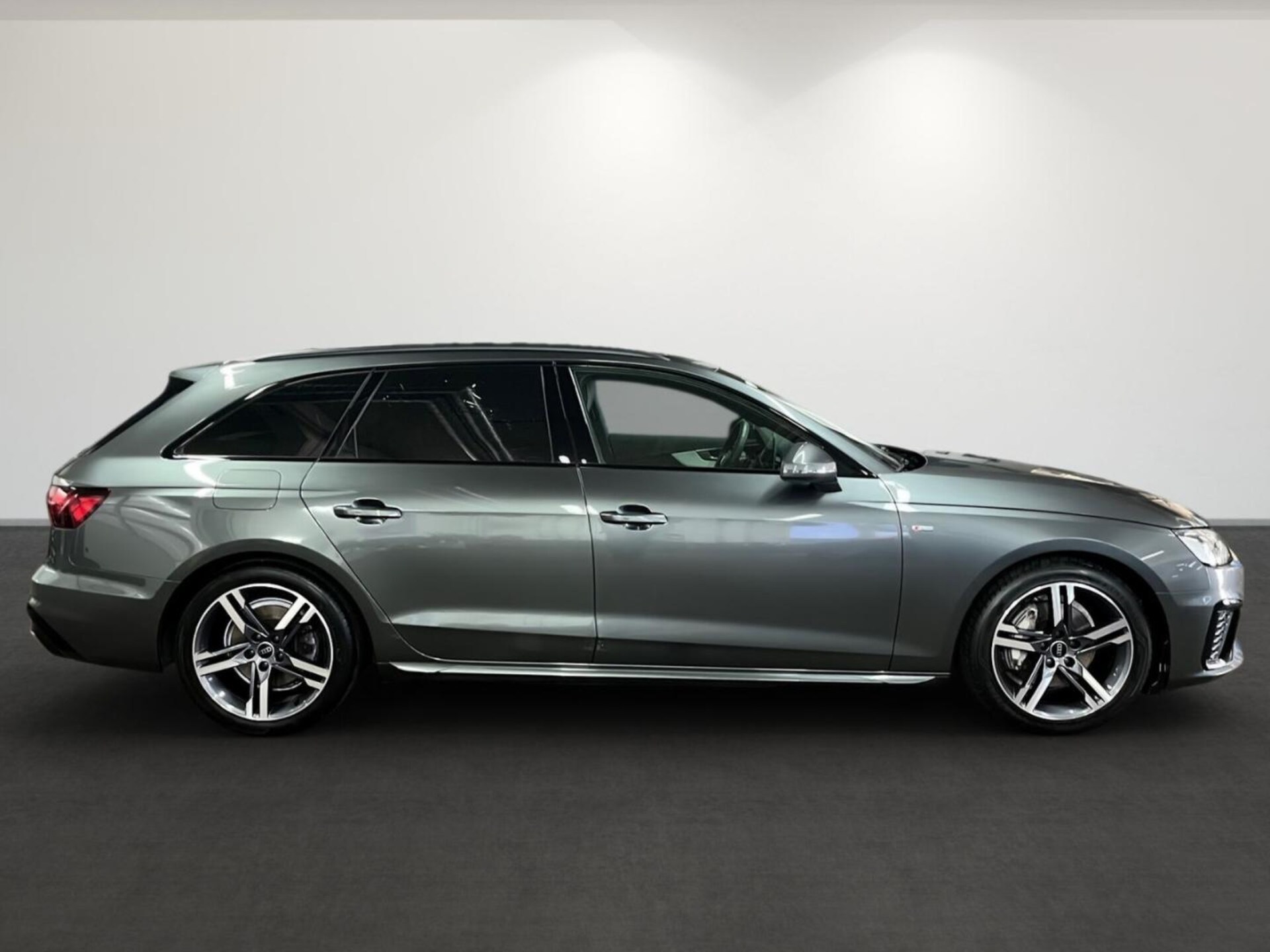 Audi A4 Avant S line