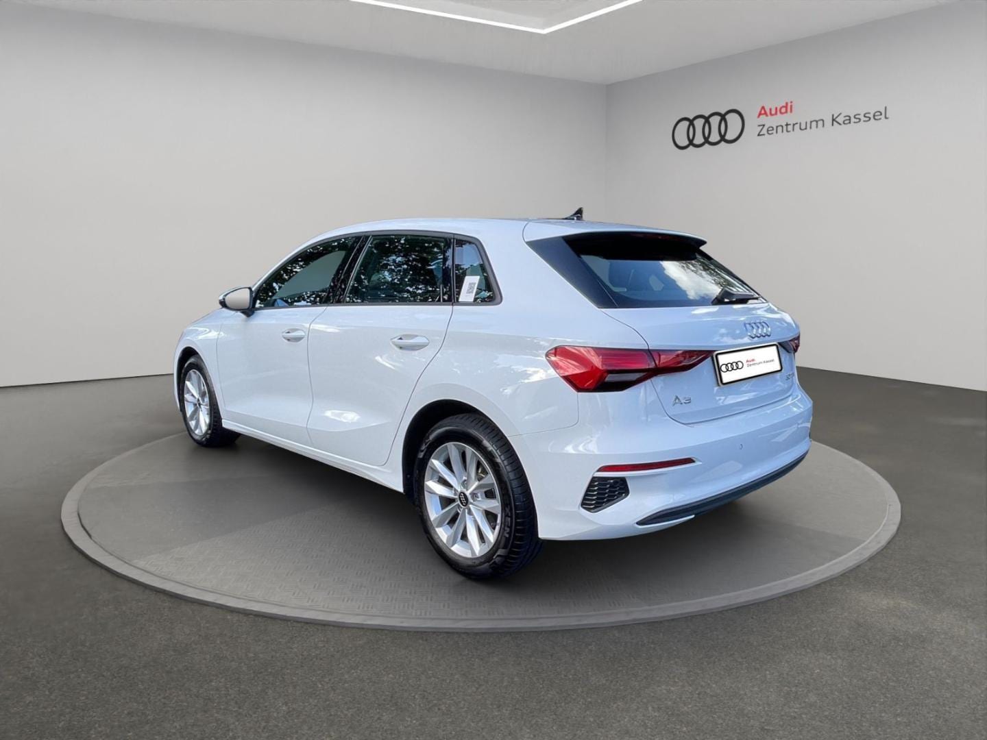 Bild über Audi A3 Sportback 30 TFSI Schaltgetriebe - für weitere Informationen kontaktieren Sie den Audi Partner