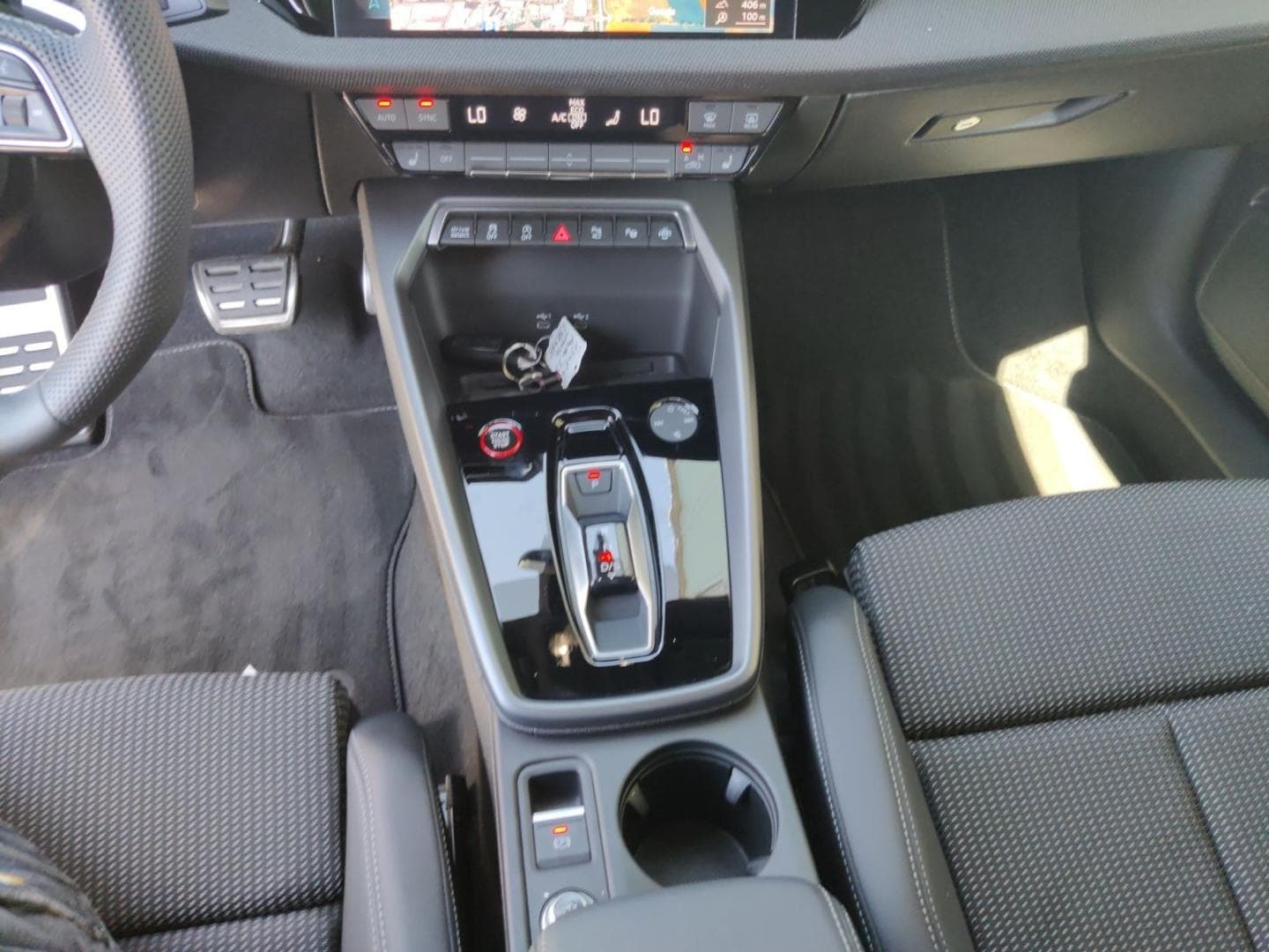Bild über Audi S3 Sportback TFSI quattro S tronic - für weitere Informationen kontaktieren Sie den Audi Partner