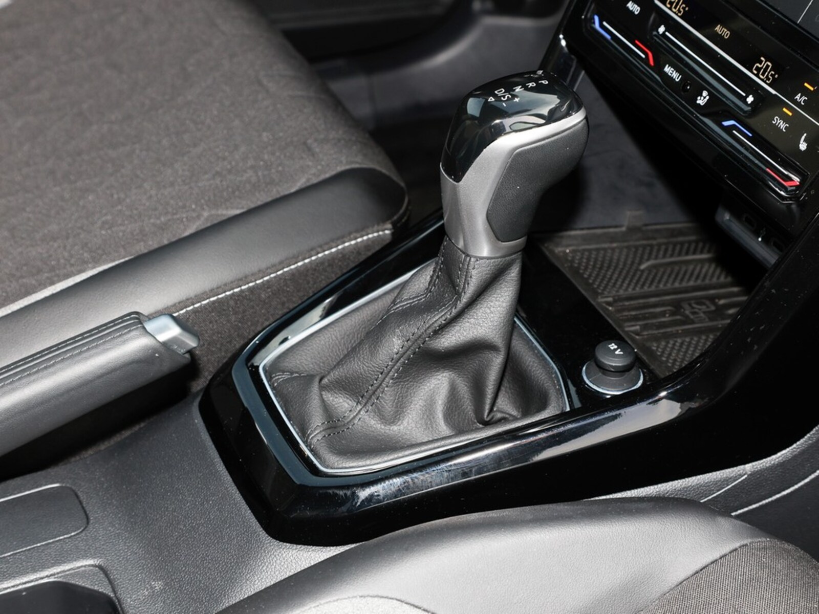 Volkswagen T-Cross – Bild 11