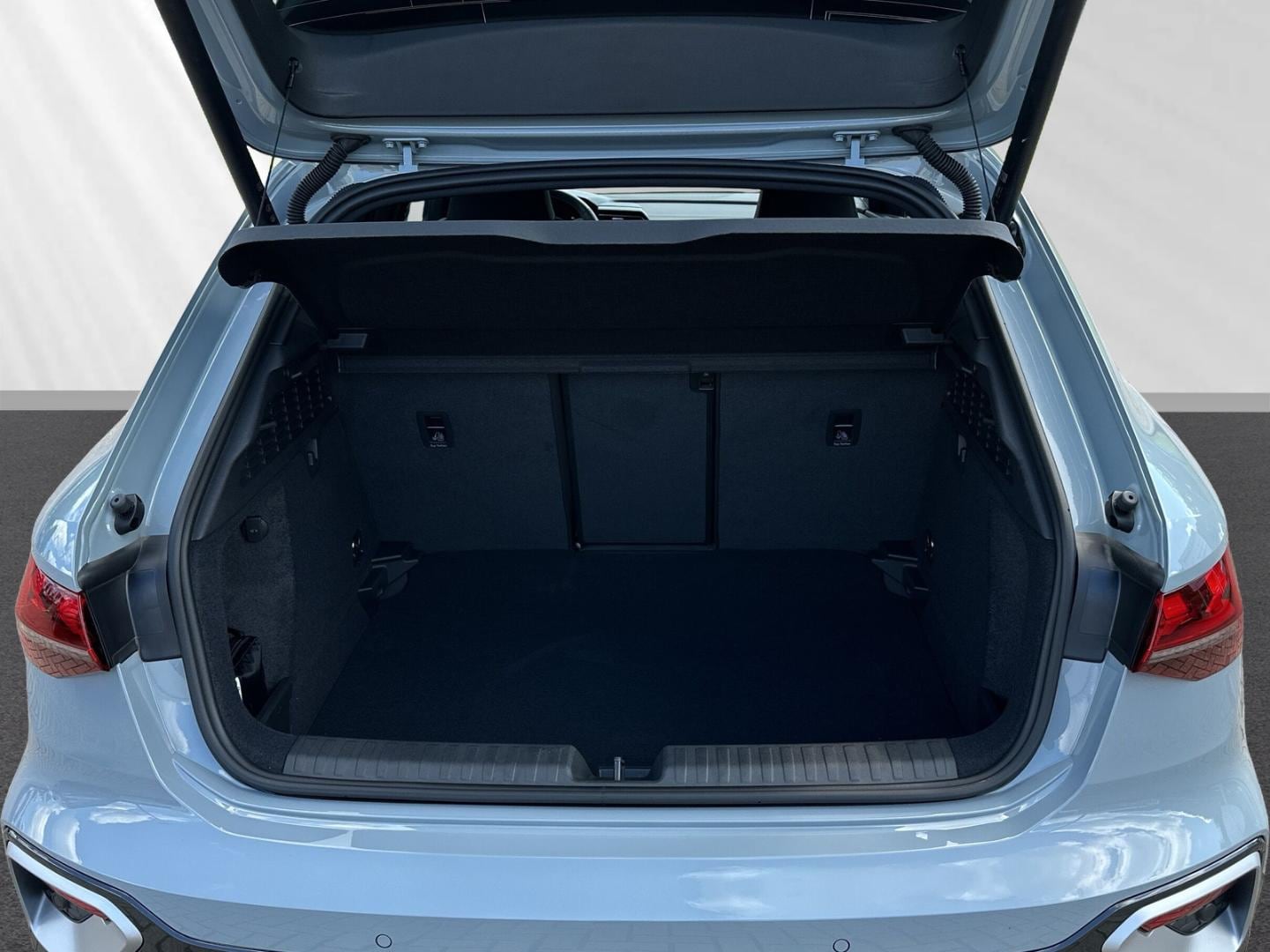 Bild über Audi A3 allstreet 35 TDI S tronic - für weitere Informationen kontaktieren Sie den Audi Partner