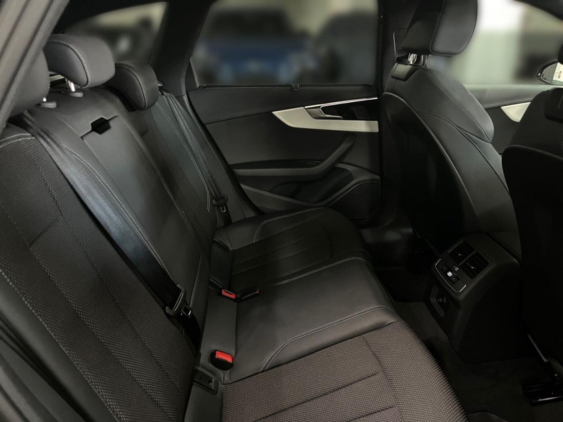 Audi A4 Avant S line
