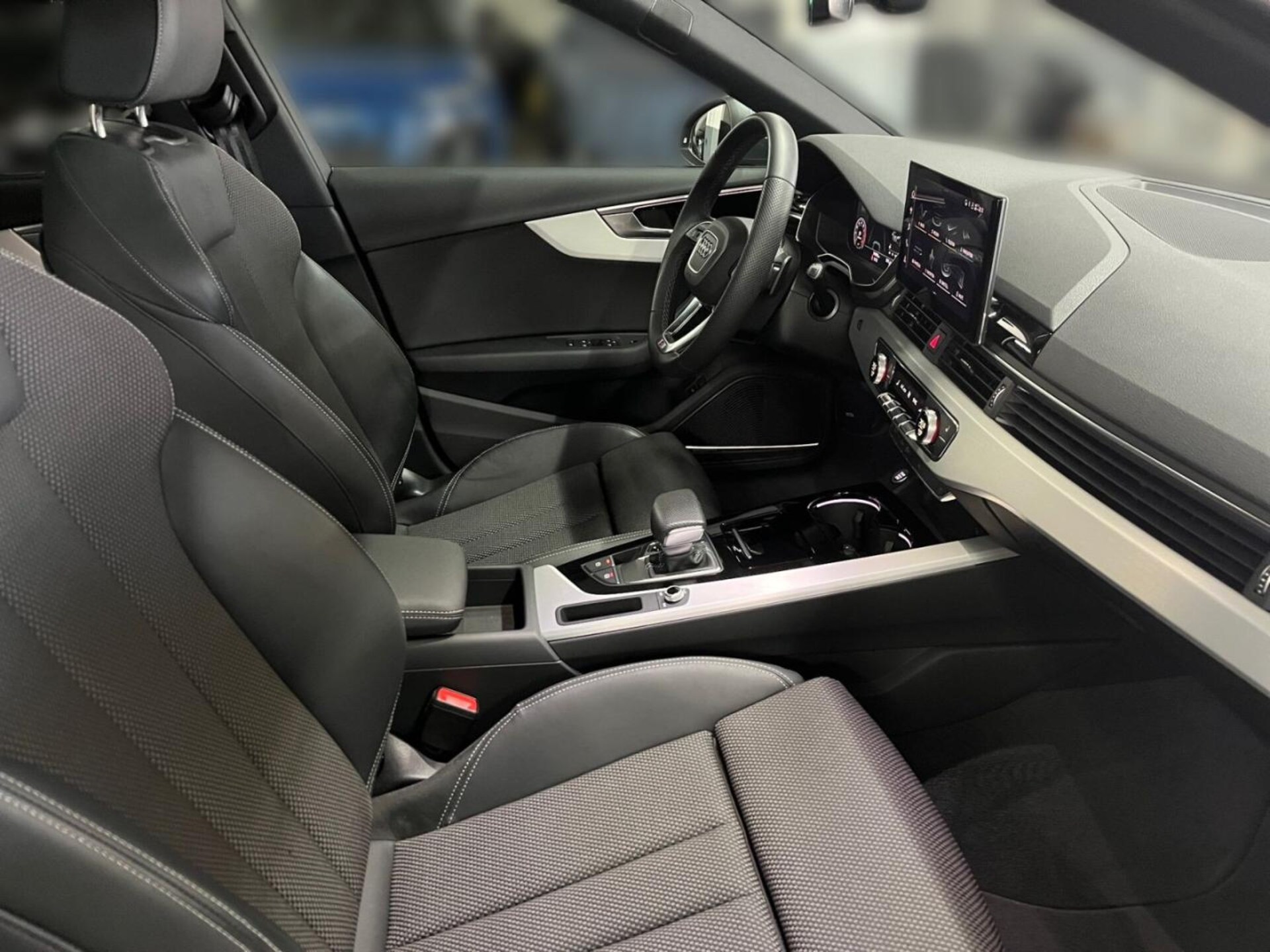 Audi A4 Avant S line