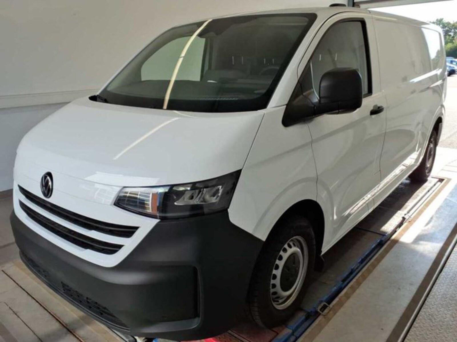 Volkswagen Transporter Kasten langer Radstand – Bild 2