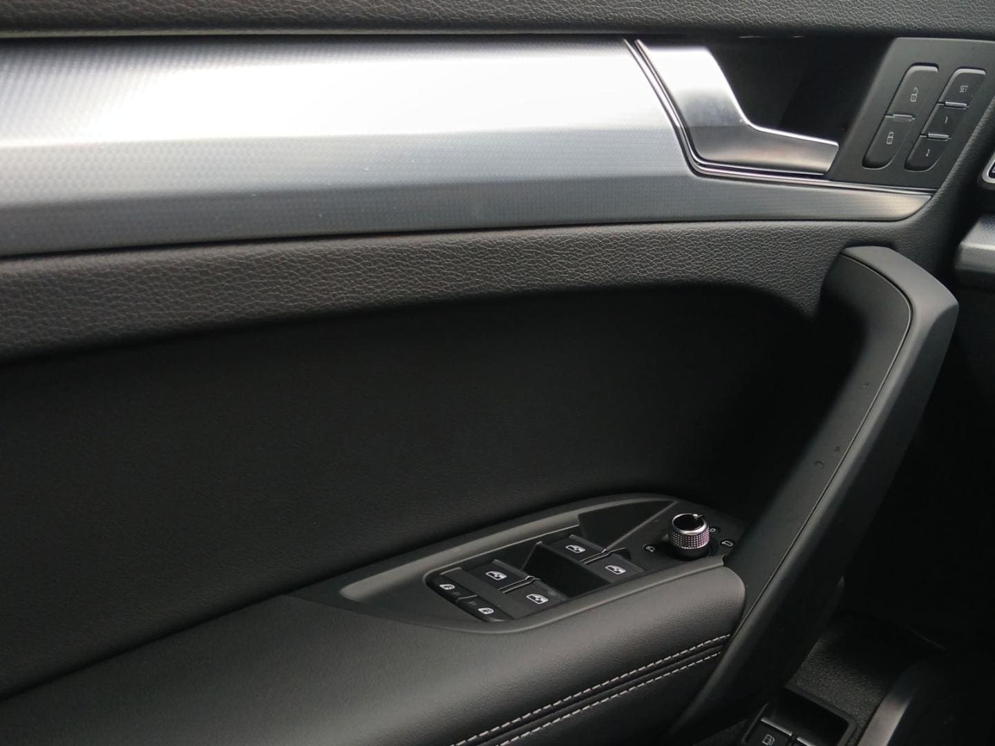 Bild über Audi Q5 TFSI e S line business 55 TFSI e quattro S tronic - für weitere Informationen kontaktieren Sie den Audi Partner