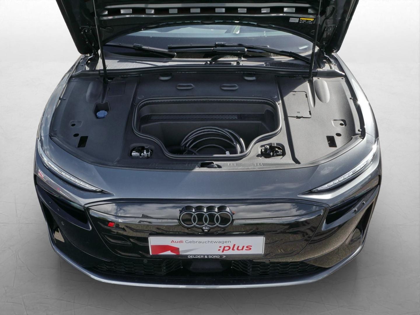 Bild über Audi S6 Avant e-tron e-tron quattro 370 kW - für weitere Informationen kontaktieren Sie den Audi Partner