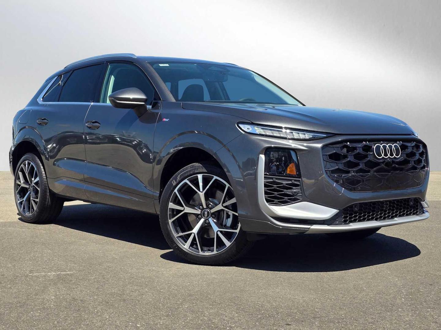 2026 Audi Q3 S line quattro's photo