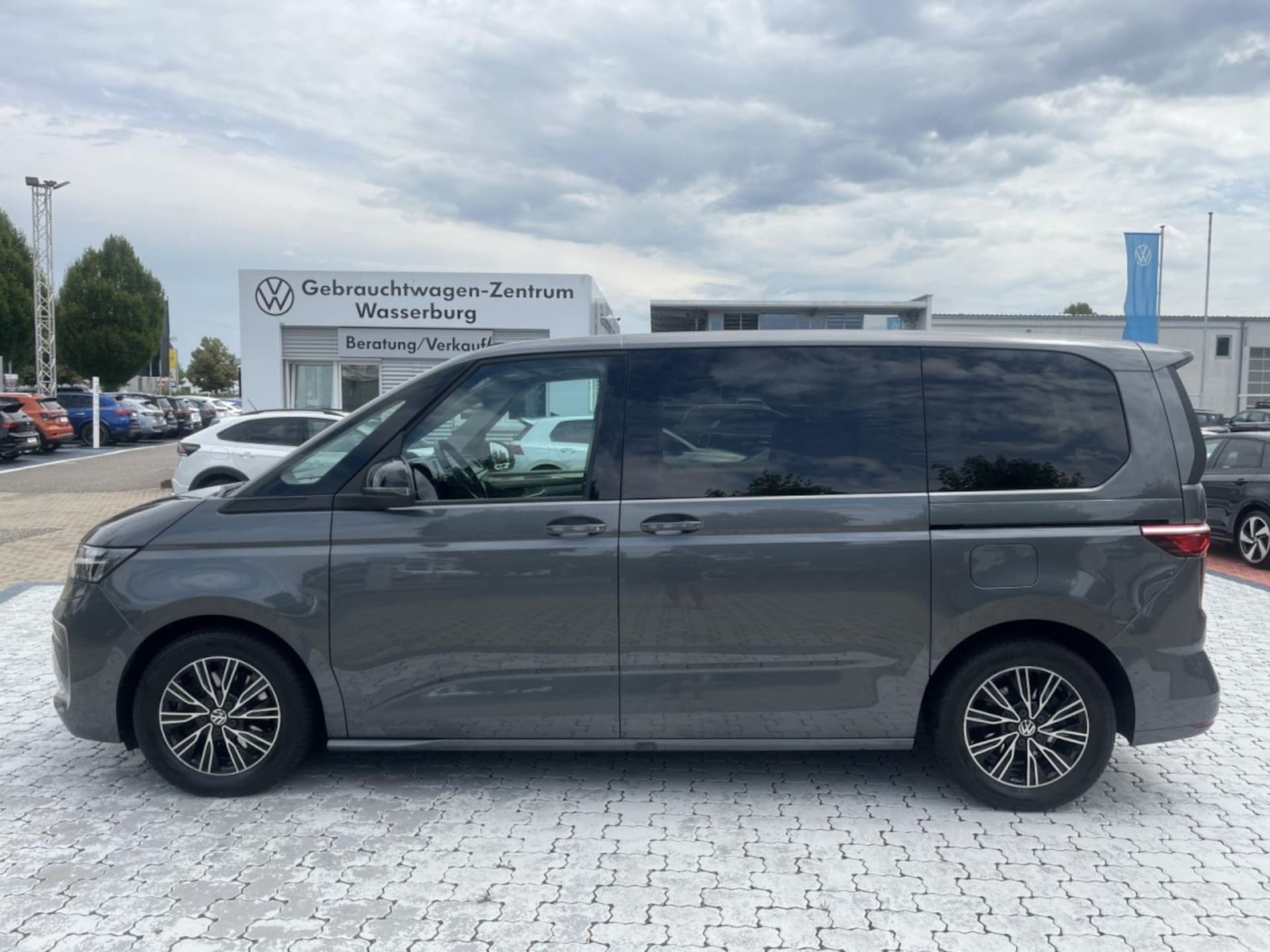 Volkswagen Multivan Basis-Modell
