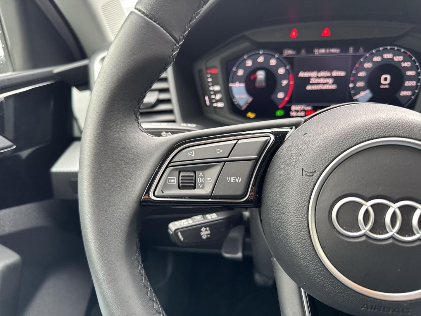 Bild über Audi A1 allstreet 30 TFSI Schaltgetriebe - für weitere Informationen kontaktieren Sie den Audi Partner