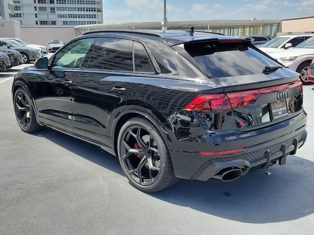 2026 Audi RS Q8 SUV performance