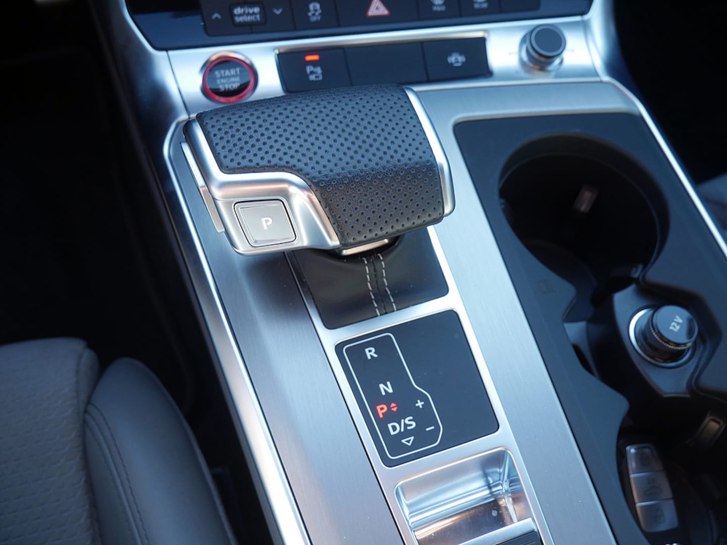 Bild über Audi S6 Avant TDI quattro tiptronic - für weitere Informationen kontaktieren Sie den Audi Partner