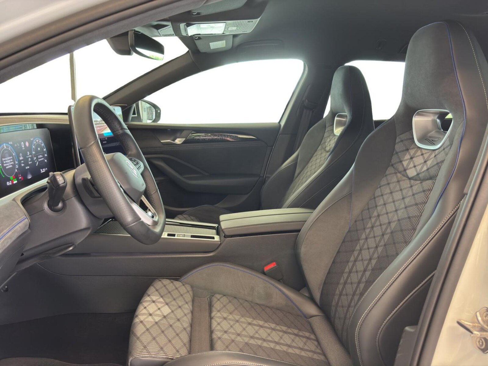Volkswagen Passat – Bild 8