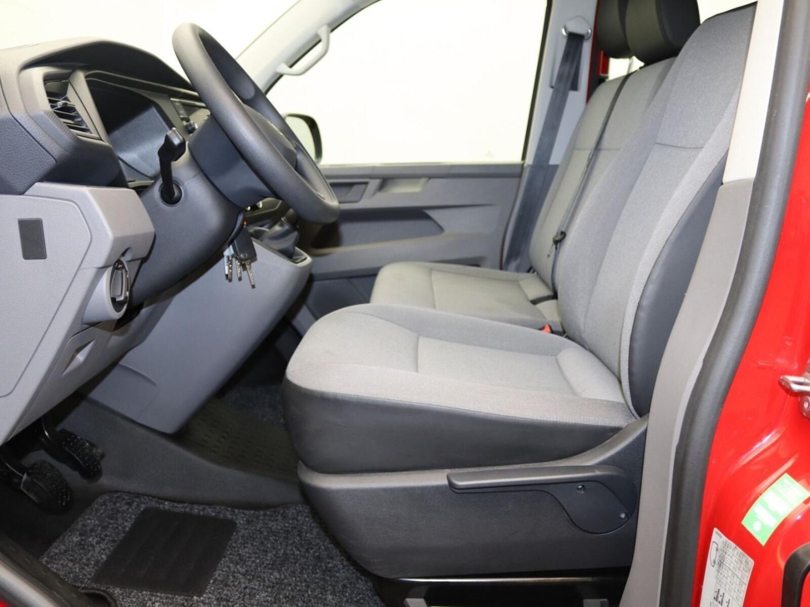 Volkswagen T6.1 Transporter Kombi kurzer Radstand – Bild 14