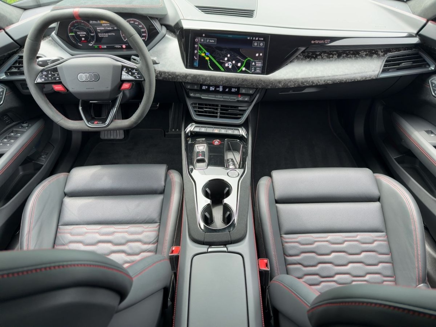 Bild über Audi RS e-tron GT performance e-tron quattro - für weitere Informationen kontaktieren Sie den Audi Partner