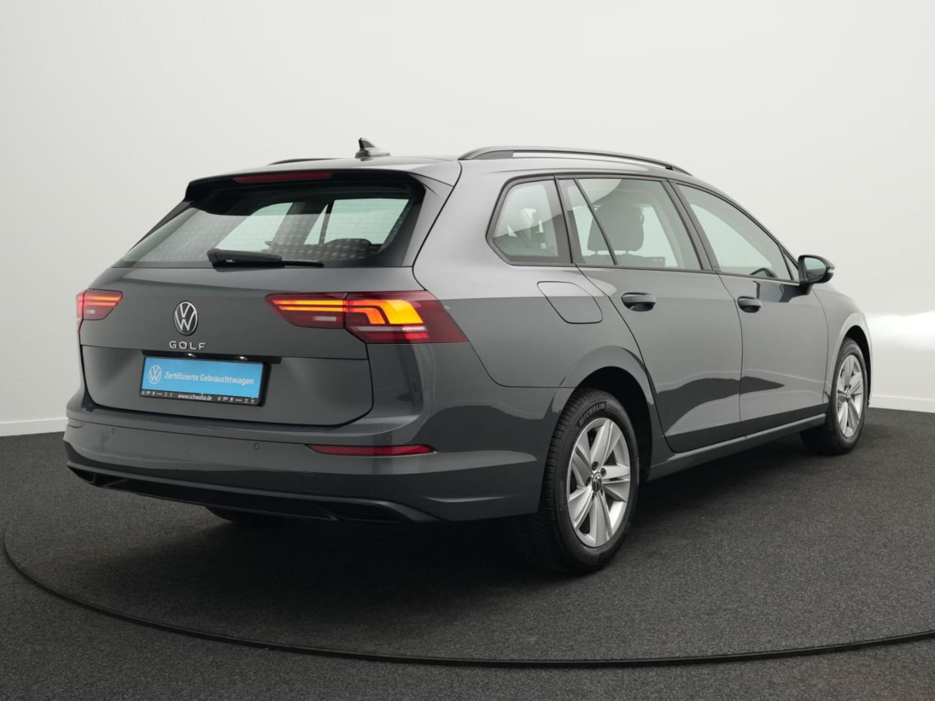 Volkswagen Golf Variant Life