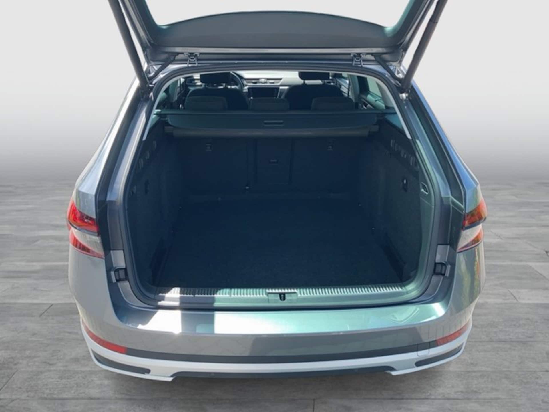 Skoda Superb Combi Scout