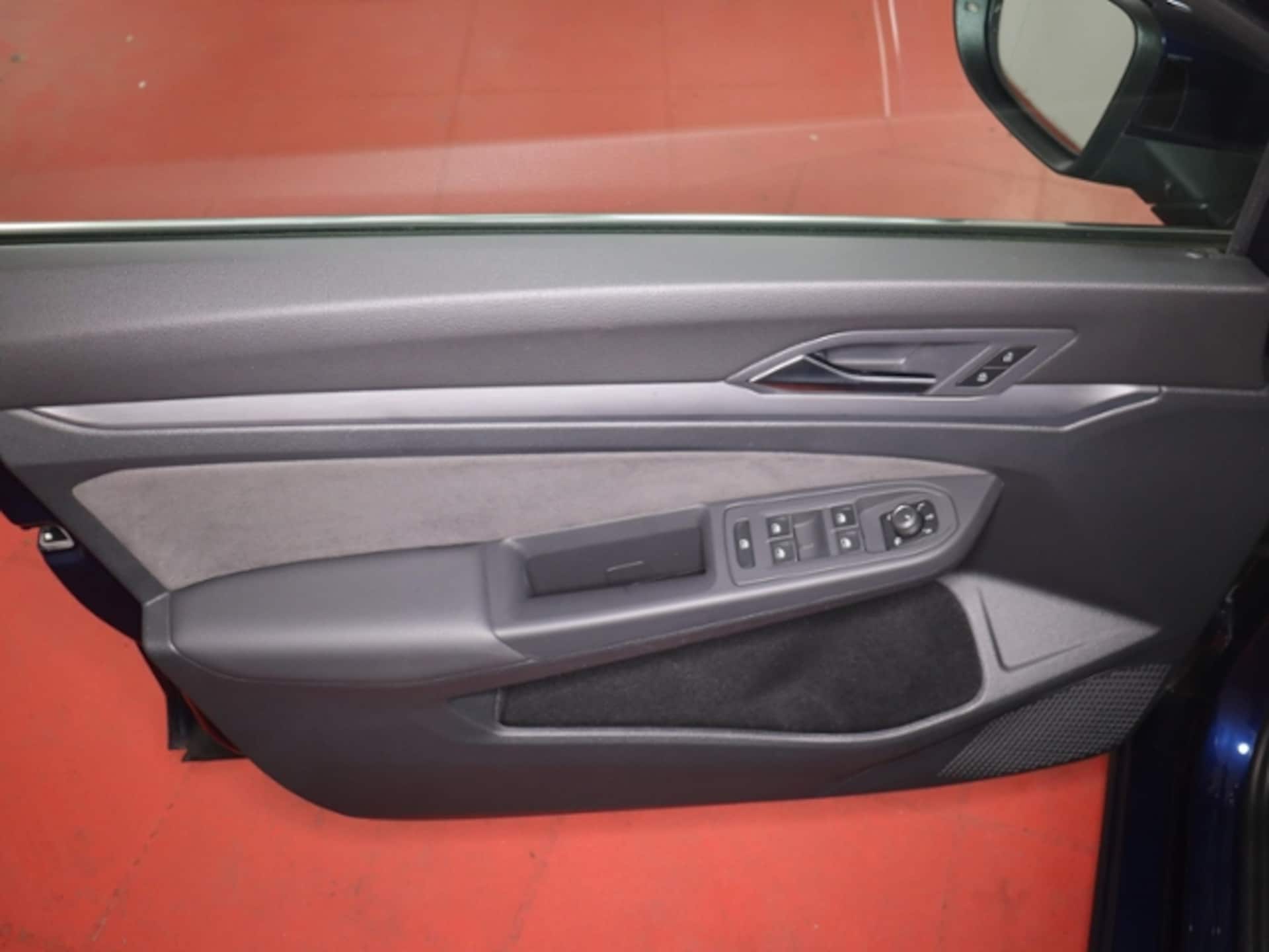 Volkswagen Golf Style