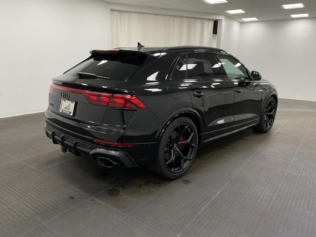 2026 Audi RS Q8 SUV performance