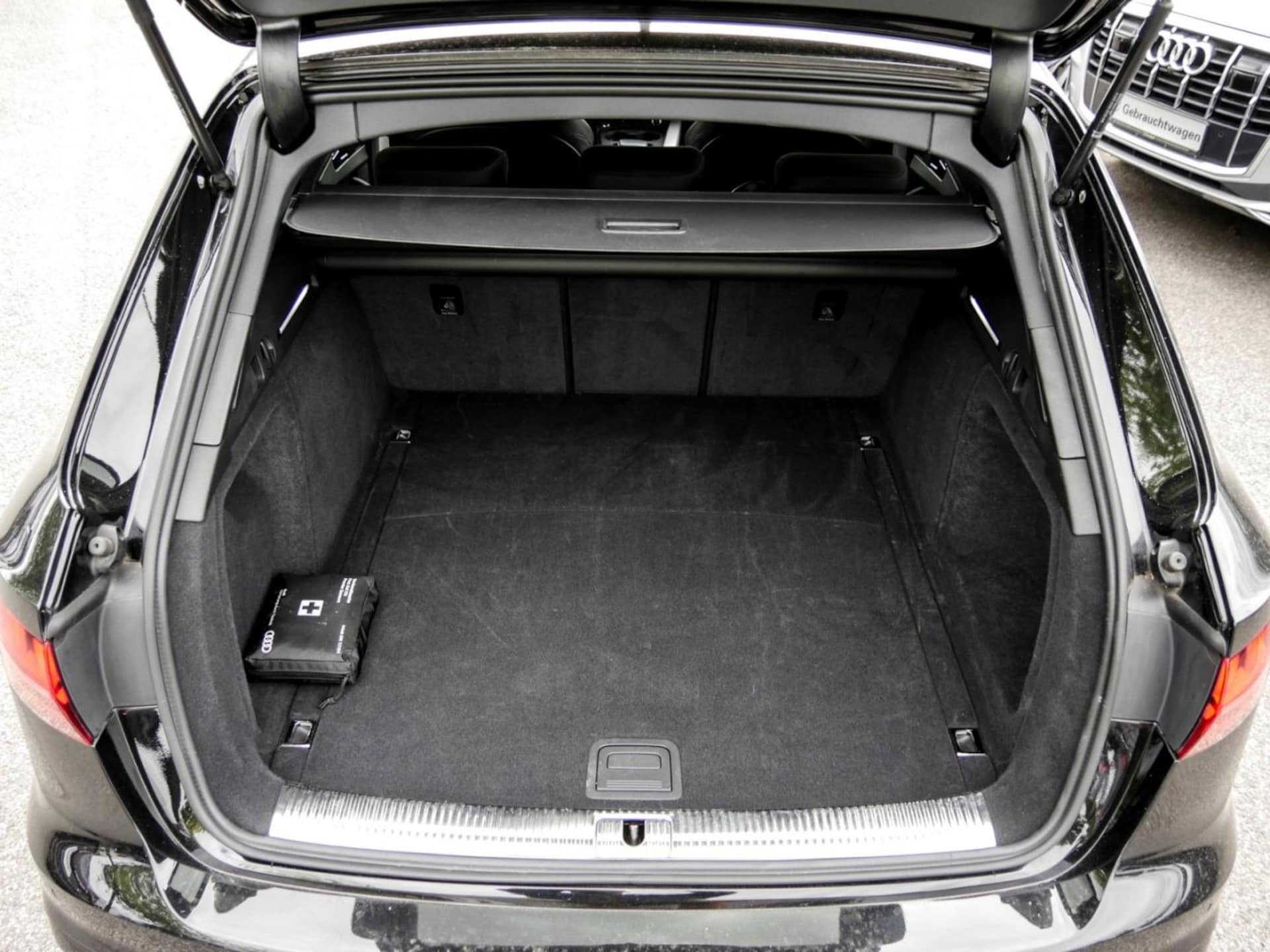 Audi A4 Avant S line