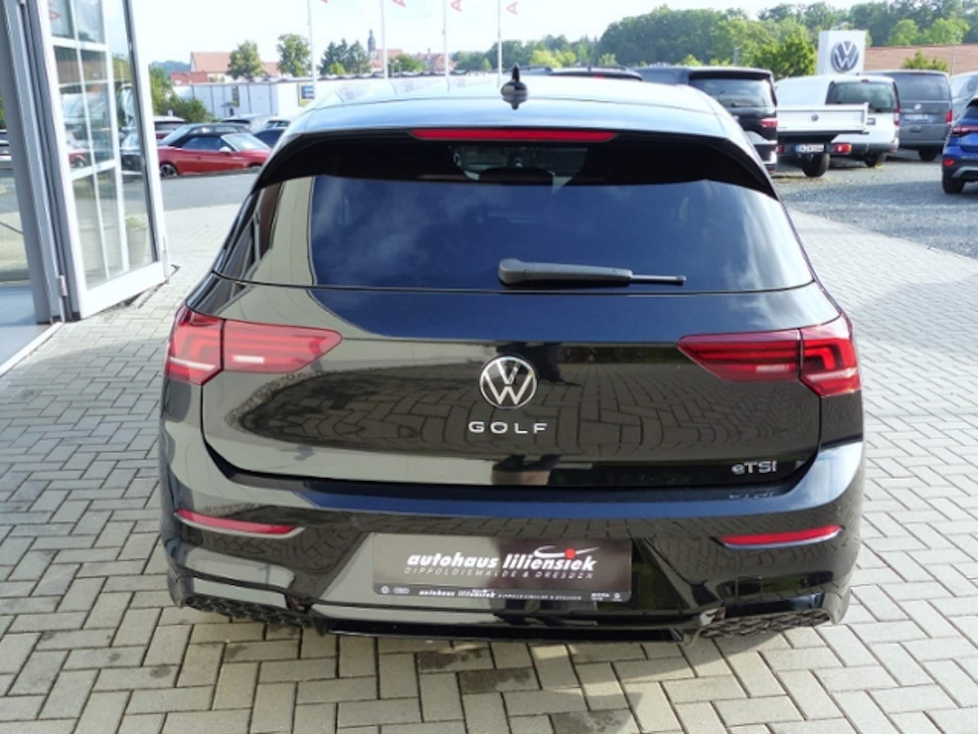 Volkswagen Golf R-Line
