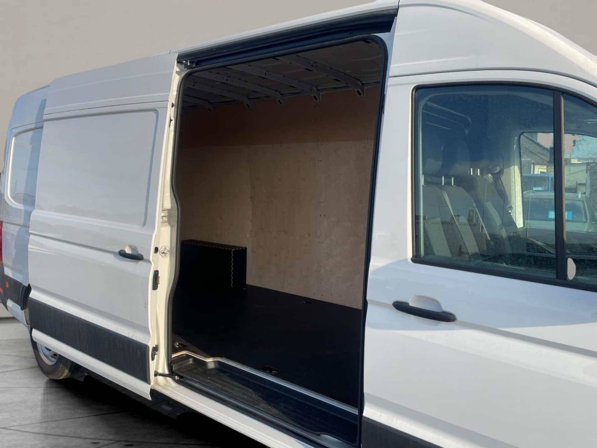 Volkswagen Crafter Furgon długi rozstaw osi