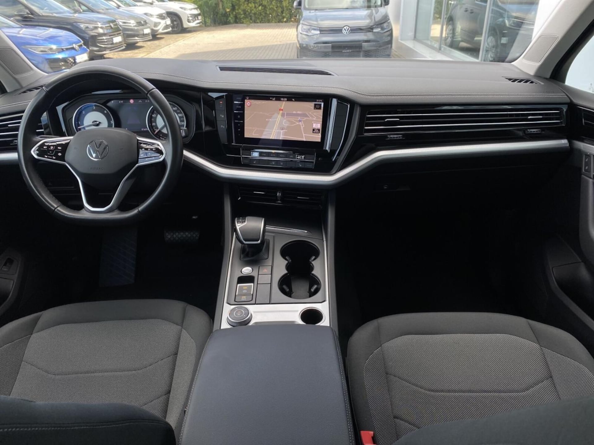 Volkswagen Touareg Model bazowy