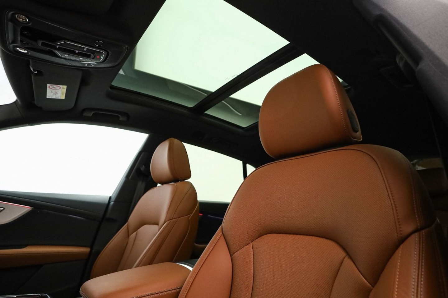 Bild über Audi Q8 SUV TFSI quattro 250 kW tiptronic - für weitere Informationen kontaktieren Sie den Audi Partner