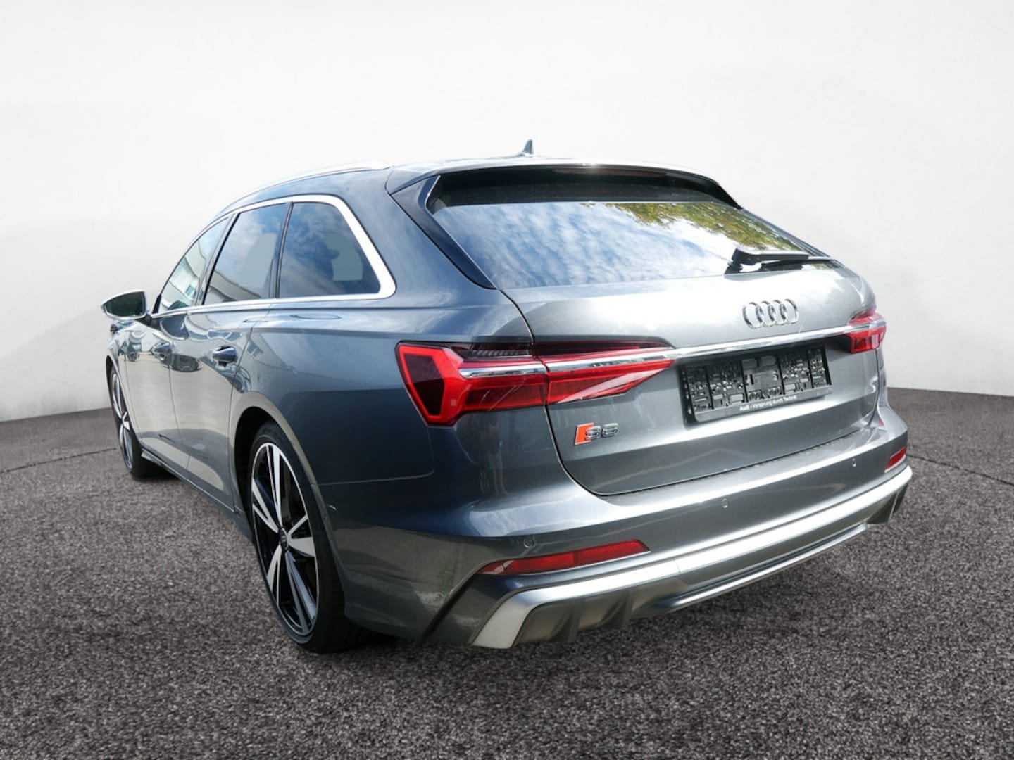 Bild über Audi S6 Avant TDI quattro tiptronic - für weitere Informationen kontaktieren Sie den Audi Partner