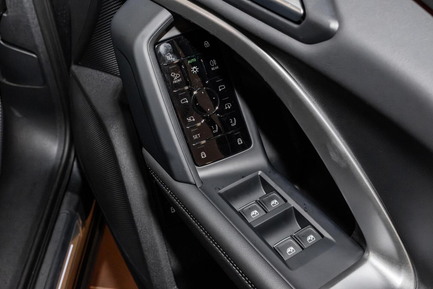 Image about Audi Q5 SUV e-hybrid quattro S tronic