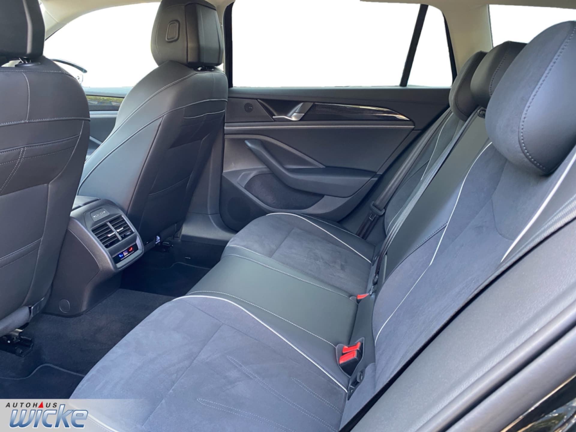 Volkswagen Passat Business