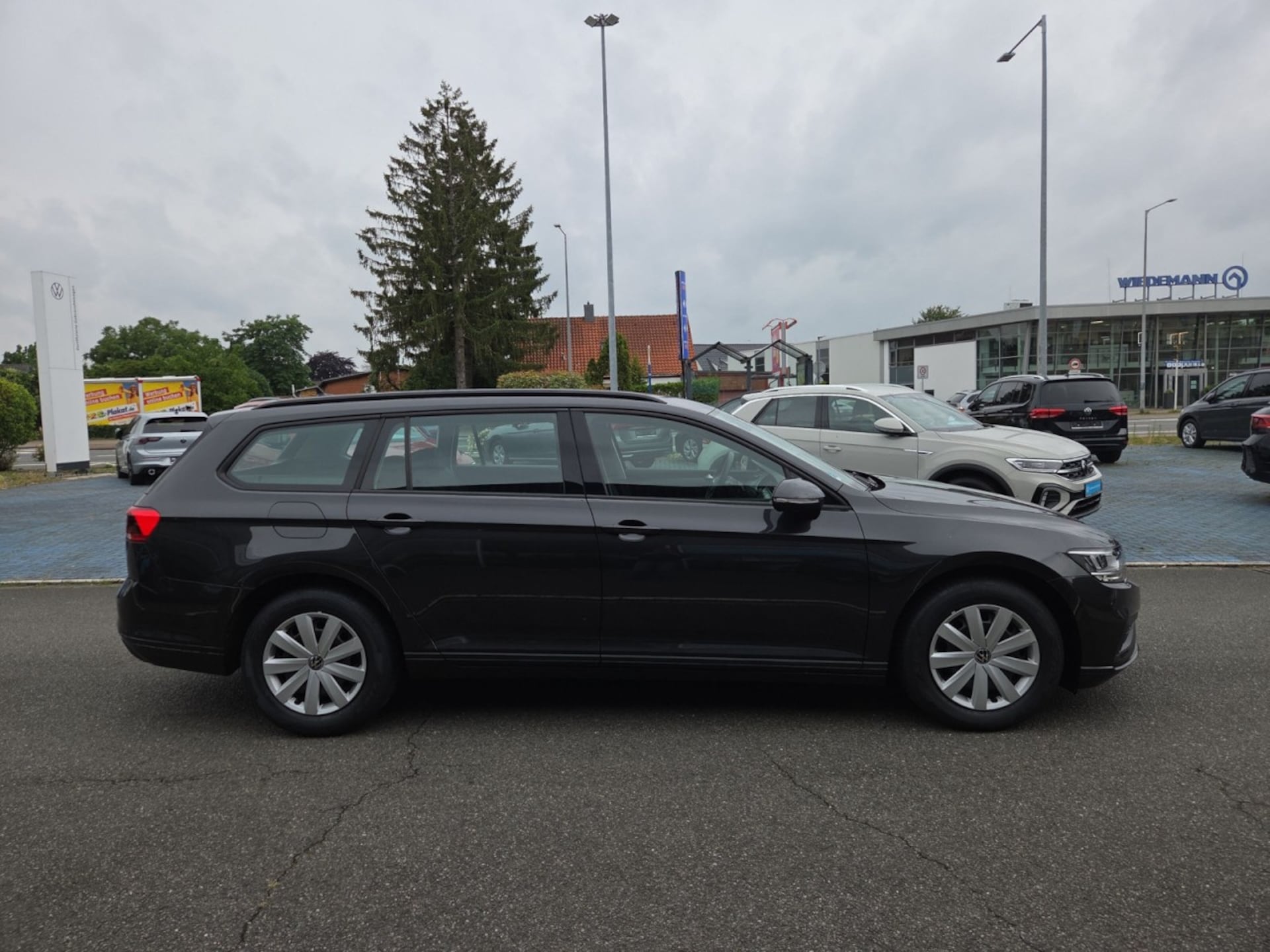 Volkswagen Passat Variant Basis-Modell