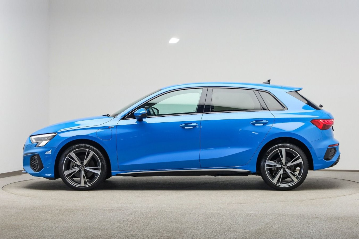 Bild über Audi A3 Sportback TFSI e S line 40 TFSI e S tronic - für weitere Informationen kontaktieren Sie den Audi Partner