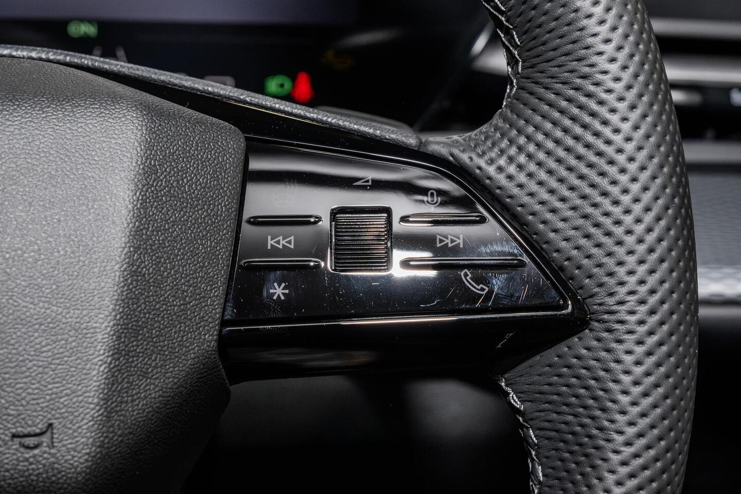 Image about Audi Q5 SUV e-hybrid quattro S tronic