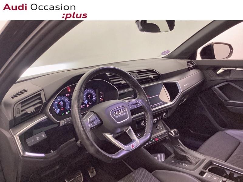 Image about Audi Q3 Sportback TFSI e S line 45 TFSI e 180 kW (245 ch) S tronic