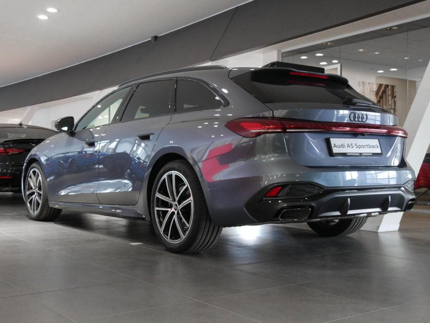 Bild über Audi A5 Avant TFSI 110 kW S tronic - für weitere Informationen kontaktieren Sie den Audi Partner