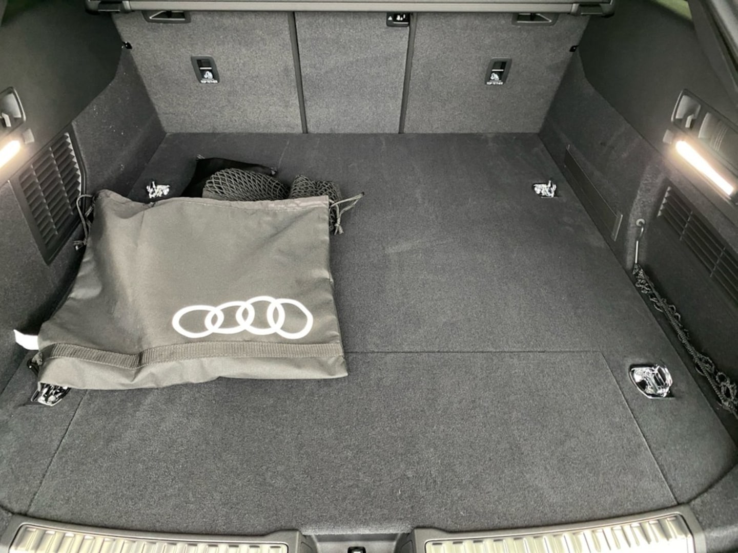 Bild über Audi A6 Avant e-hybrid e-hybrid quattro 220 kW S tronic - für weitere Informationen kontaktieren Sie den Audi Partner