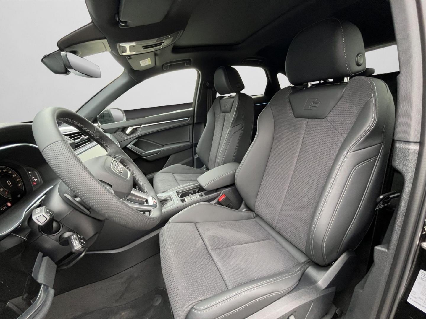Bild über Audi Q3 Sportback TFSI quattro 180 kW S tronic - für weitere Informationen kontaktieren Sie den Audi Partner