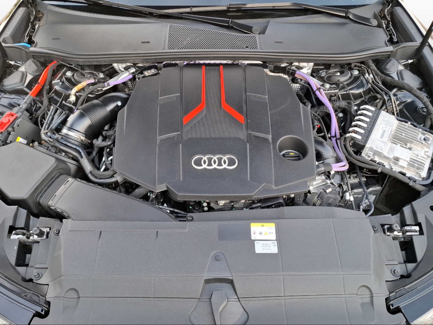 Bild über Audi S6 Avant TDI quattro tiptronic - für weitere Informationen kontaktieren Sie den Audi Partner