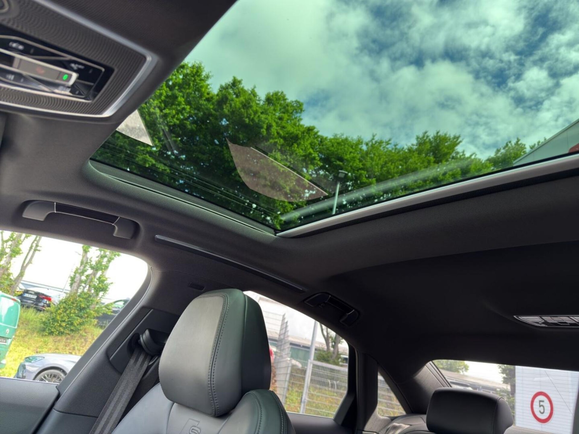 Audi A8 TFSI e