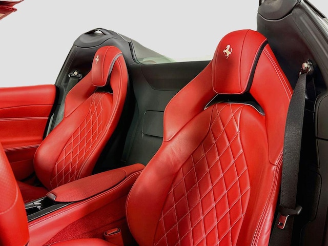 2021 Ferrari 812 GTS