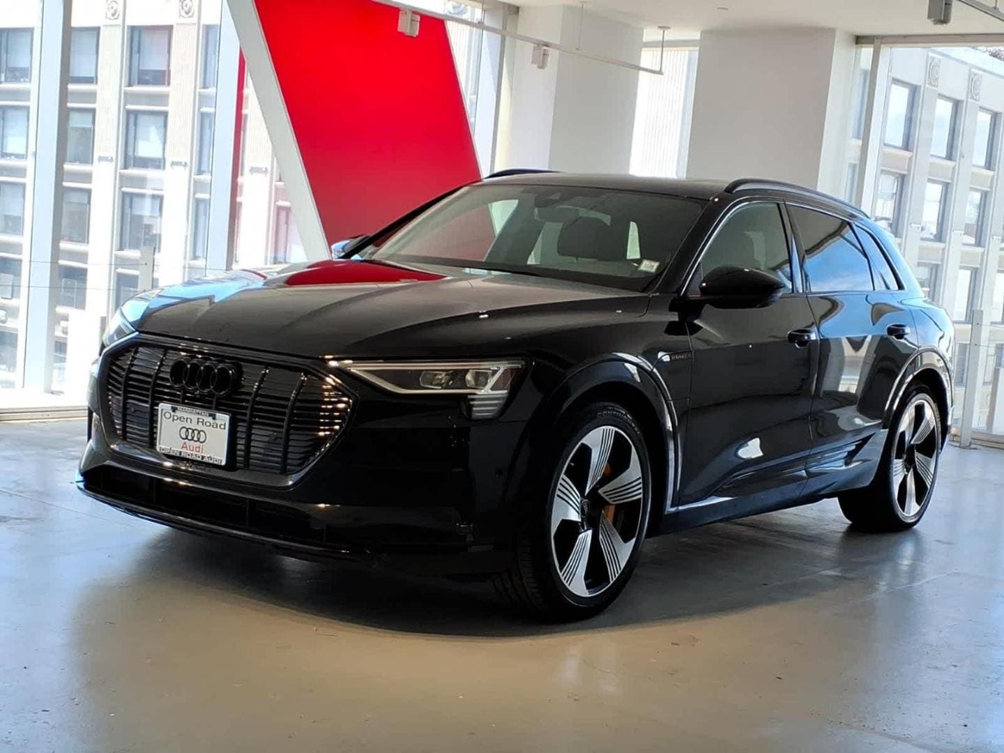 2023 Audi e-tron 95 kWh Premium Plus quattro's photo