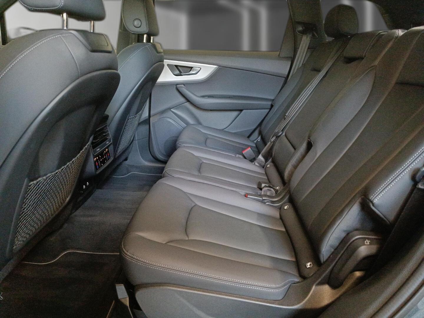 Bild über Audi Q7 SUV TDI quattro 210 kW tiptronic - für weitere Informationen kontaktieren Sie den Audi Partner