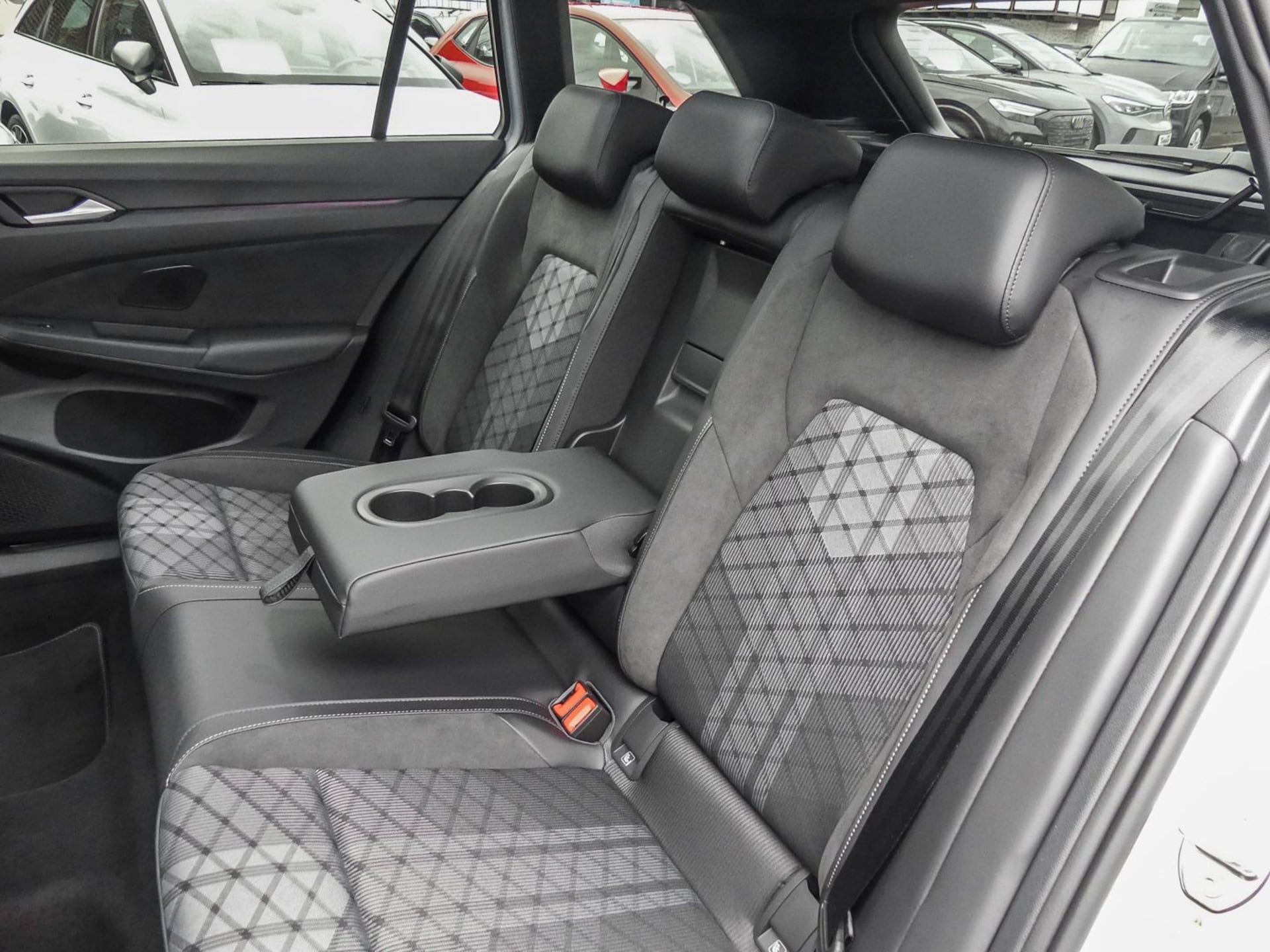 Volkswagen Golf Variant R-Line