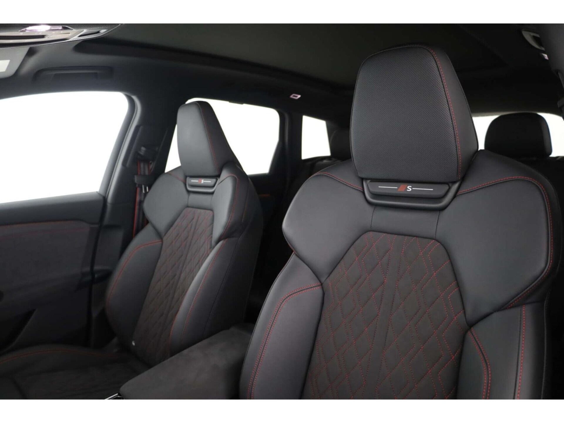 Audi SQ6 SUV e-tron