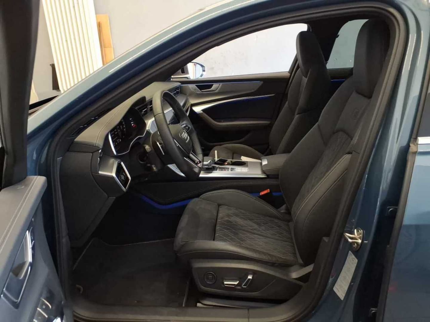Bild über Audi S6 Avant TDI quattro tiptronic - für weitere Informationen kontaktieren Sie den Audi Partner