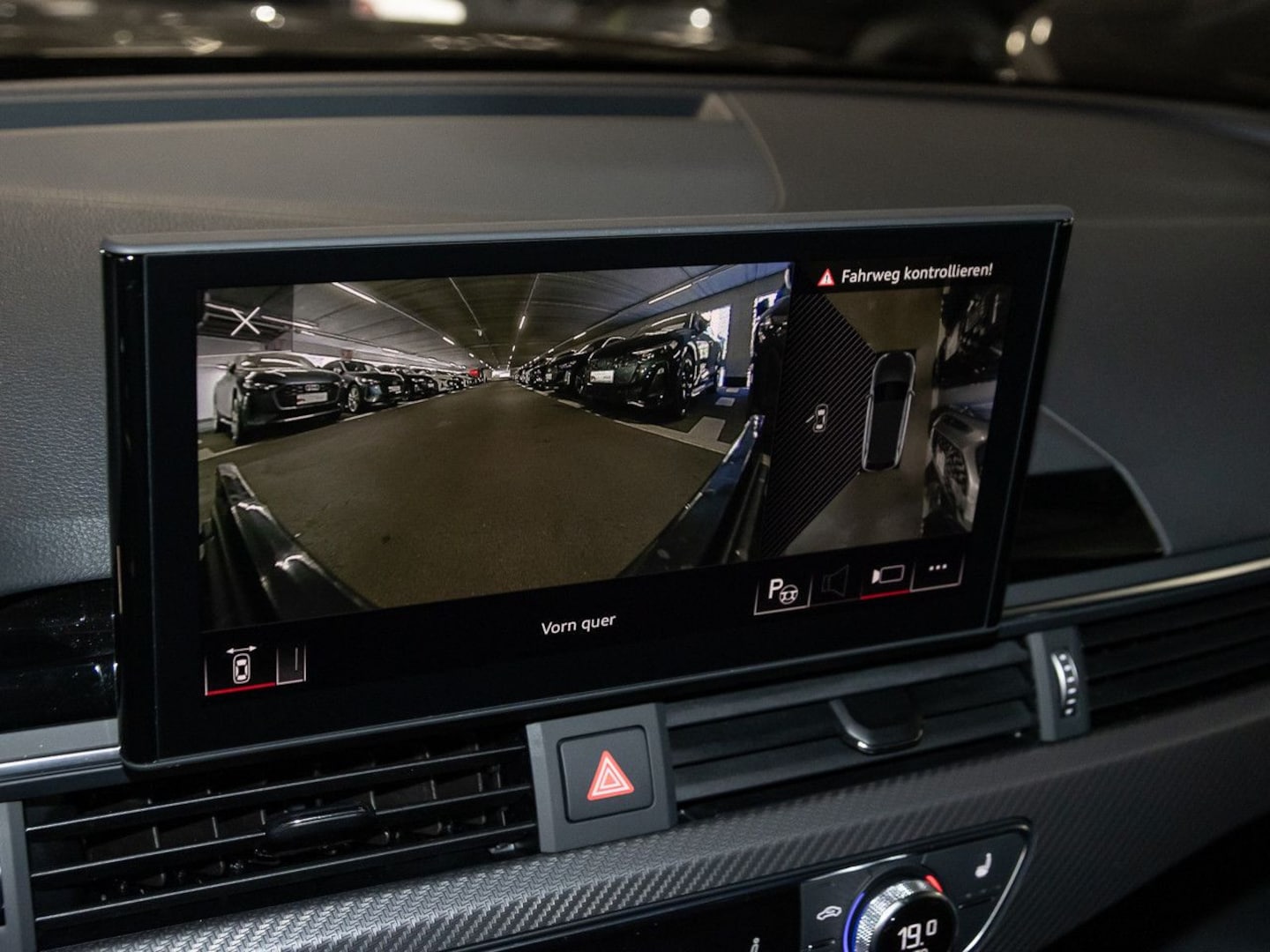 Bild über Audi RS 4 Avant TFSI quattro tiptronic - für weitere Informationen kontaktieren Sie den Audi Partner