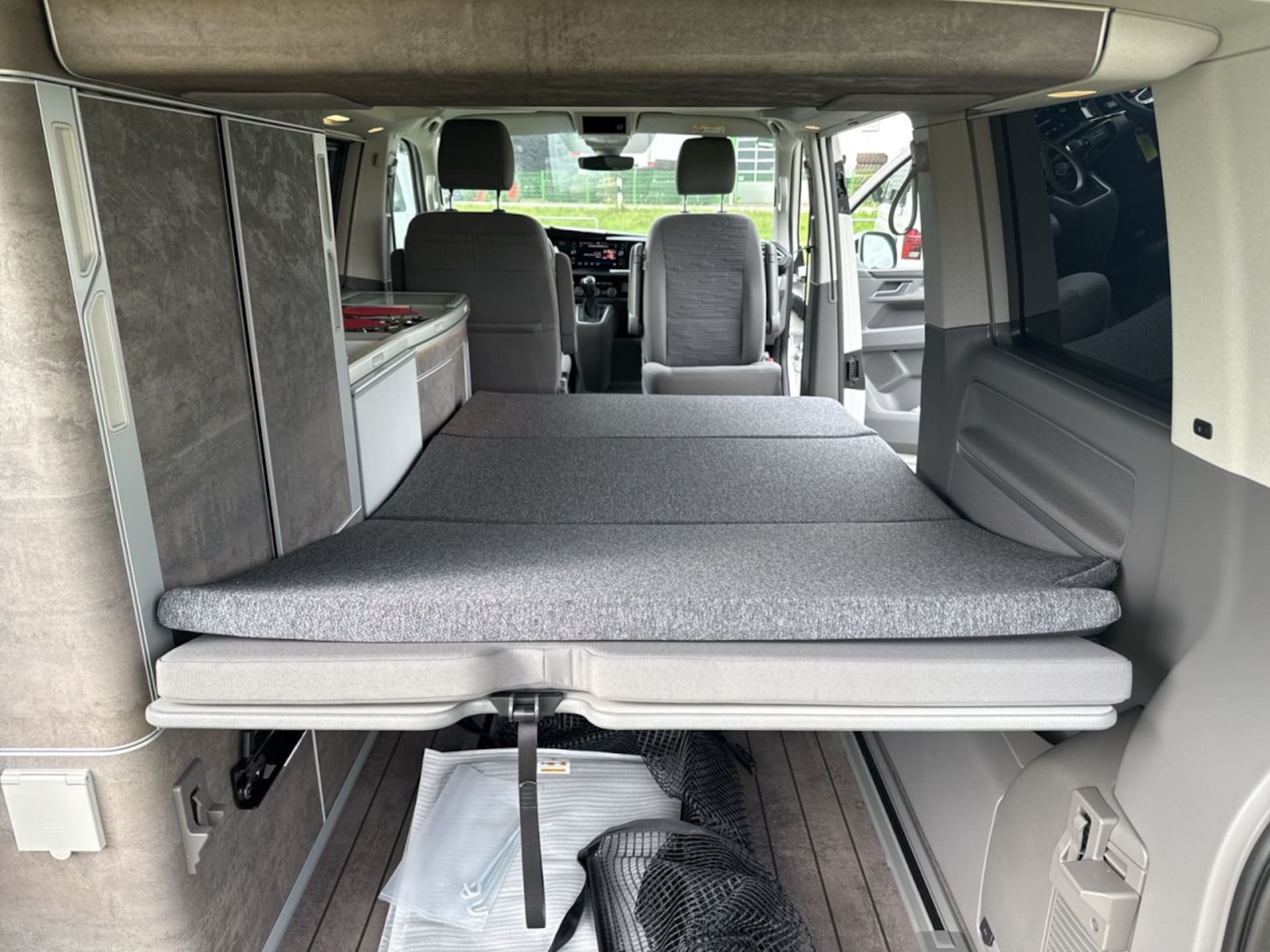 Volkswagen T6.1 California Ocean